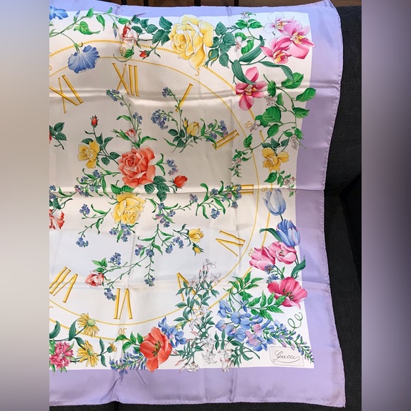 GUCCI Flora Silk Scarf- 35”x 35”😍🌸🌺🔥 - Picture 15 of 17